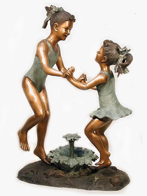 Bronze Beach Girls Fountain - Click Image to Close
