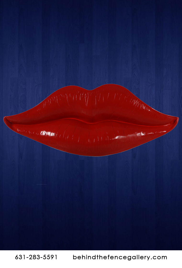 Red Lips wall hanging Statue