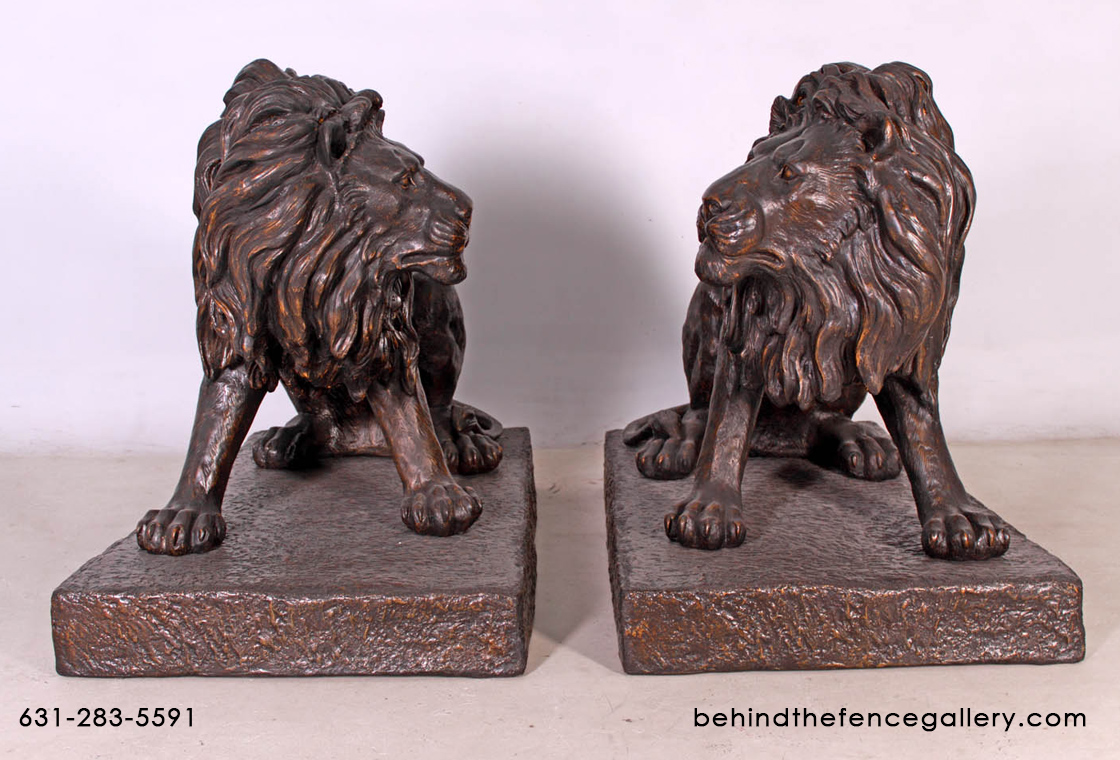 Set of Lions Statue in Bronze Finish