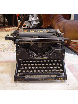 Old \"Underwood\" Typewriter